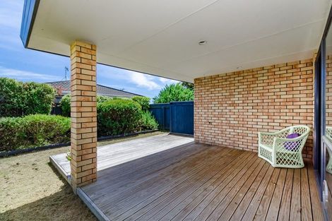 Photo of property in 6 Hemi Street, Waikanae, 5036