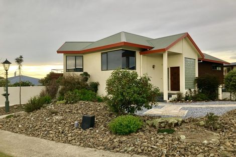 Photo of property in 327 Princes Drive, Britannia Heights, Nelson, 7010
