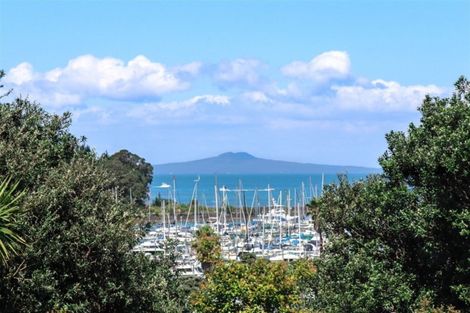 Photo of property in 30 Pleasant Way, Matakatia, Whangaparaoa, 0930