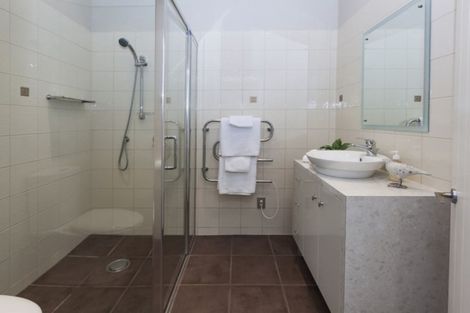 Photo of property in 5 Elmwood Road, Strowan, Christchurch, 8052