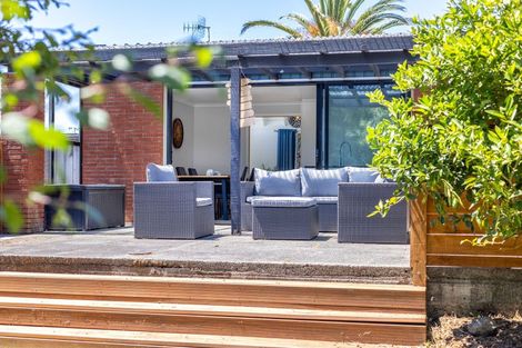 Photo of property in 3 Walton Road, Paraparaumu Beach, Paraparaumu, 5032