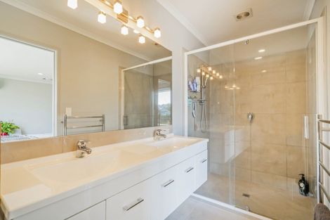 Photo of property in 10 Kelly Place, Whitianga, 3510