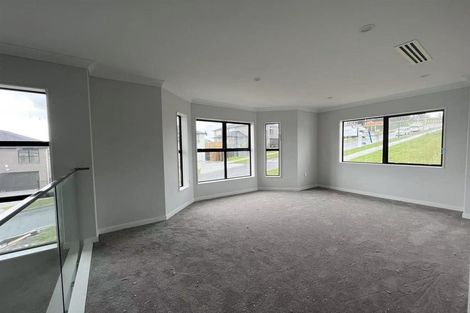 Photo of property in 16 Lumber Rise, Swanson, Auckland, 0614