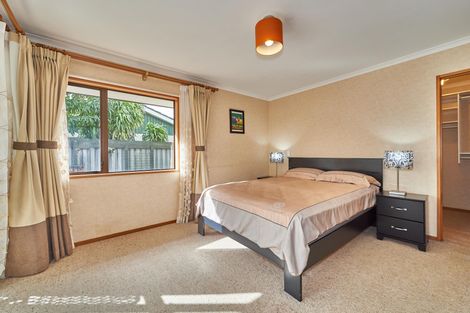 Photo of property in 8a Palm Avenue, Hokowhitu, Palmerston North, 4410