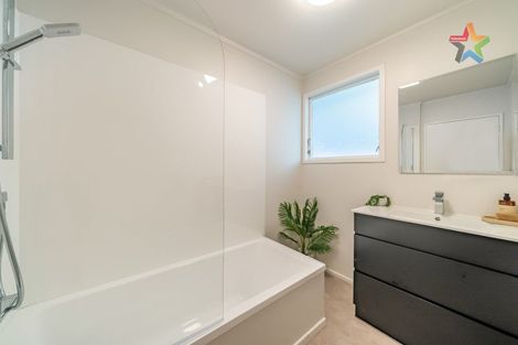 Photo of property in 51 Olive Terrace, Paraparaumu Beach, Paraparaumu, 5032