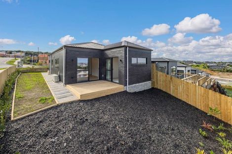 Photo of property in 2 Moko Road, Orewa, 0931