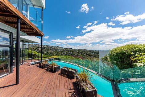 Photo of property in 9 Inverness Lane, Redcliffs, Christchurch, 8081