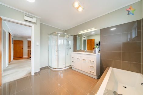 Photo of property in 4 Stamford Grove, Avalon, Lower Hutt, 5011