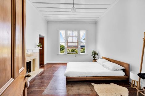 Photo of property in 207 Egmont Street, Patea, 4520