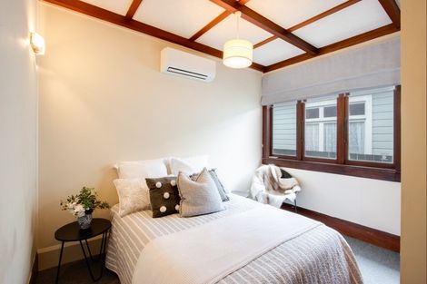 Photo of property in 122 Wellesley Road, Napier South, Napier, 4110