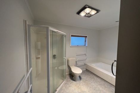 Photo of property in 752 East Coast Road, Pinehill, Auckland, 0630