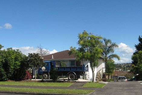 Photo of property in 20 Lewisham Street, Highland Park, Auckland, 2010