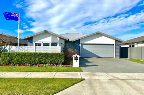Photo of property in 72 Eriksen Road, Te Awa, Napier, 4110
