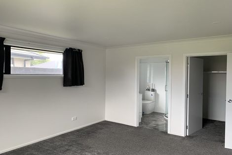 Photo of property in 19a Chestnut Close, Kelvin Grove, Palmerston North, 4414
