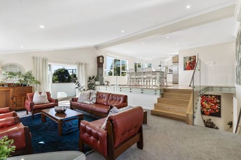 Photo of property in 11 Tui Vale Road, Shelly Park, Auckland, 2014