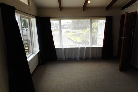 Photo of property in 2 Waimana Road, Conifer Grove, Takanini, 2112