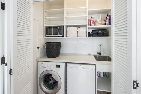 Photo of property in 21 Thane Road, Roseneath, Wellington, 6011