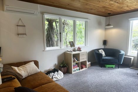 Photo of property in 802 West Coast Road, Oratia, Auckland, 0604