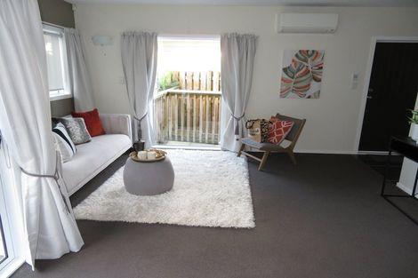 Photo of property in 16b Lincoln Avenue, Tawa, Wellington, 5028