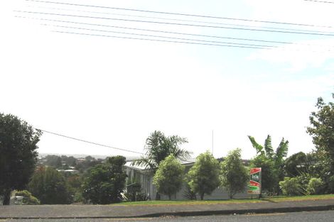 Photo of property in 114 Awaroa Road, Sunnyvale, Auckland, 0612