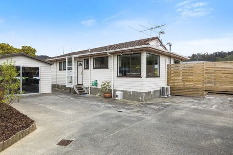 Photo of property in 2/18 Montgomery Street, Stokes Valley, Lower Hutt, 5019