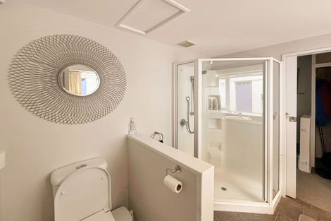 Photo of property in 1 Hawkhurst Road, Lyttelton, 8082