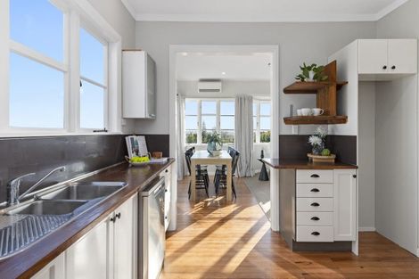 Photo of property in 51 Burrow Road, Pukekohe, 2120