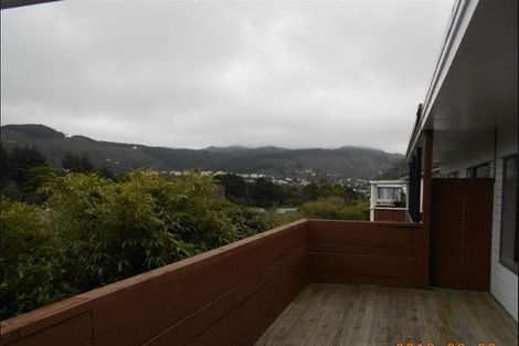 Photo of property in 13b Florio Terrace, Tawa, Wellington, 5028