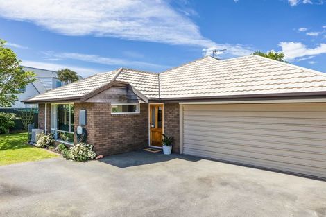 Photo of property in 42 Grimseys Road, Redwood, Christchurch, 8051