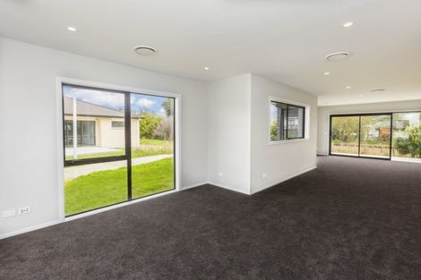 Photo of property in 22 Filmer Crescent, Wallaceville, Upper Hutt, 5018