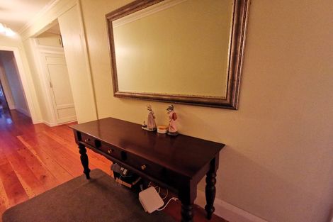 Photo of property in 1/17 Clifton Terrace, Kelburn, Wellington, 6012