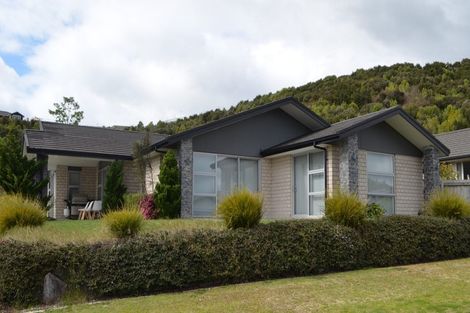 Photo of property in 35 Rochfort Crescent, Pyes Pa, Tauranga, 3112