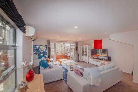 Photo of property in 44 Erlestoke Crescent, Churton Park, Wellington, 6037