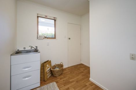 Photo of property in 46 John F Kennedy Drive, Milson, Palmerston North, 4414