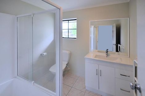 Photo of property in 1/11 Roanoke Way, Albany, Auckland, 0632