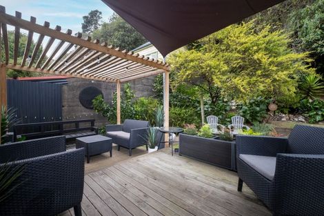 Photo of property in 11a Main Street, Hospital Hill, Napier, 4110