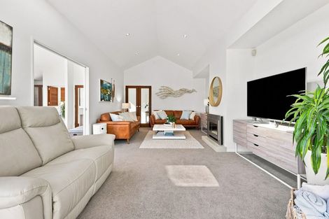 Photo of property in 32a Castor Bay Road, Castor Bay, Auckland, 0620
