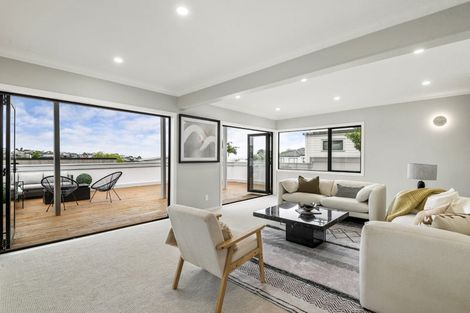 Photo of property in 1/45 Rangitoto Terrace, Milford, Auckland, 0620