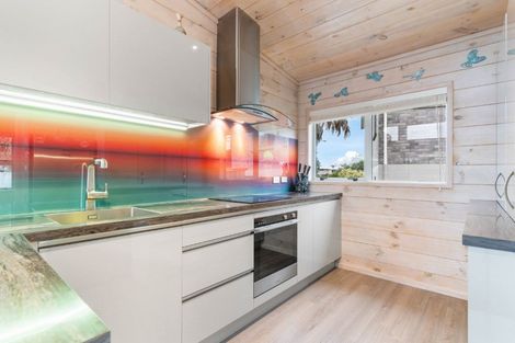 Photo of property in 5a Tuna Place, Whiritoa, Whangamata, 3691