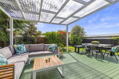 Photo of property in 2 Bremridge Place, Melville, Hamilton, 3206