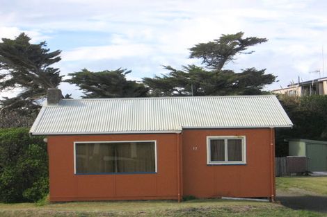 Photo of property in 37 Nelson Street, Foxton Beach, Foxton, 4815