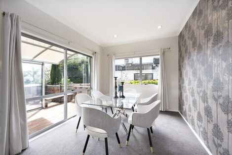 Photo of property in 22 Gala Place, Henderson, Auckland, 0612