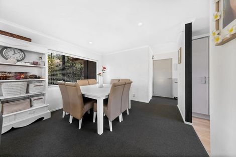 Photo of property in 63 Claverdon Drive, Massey, Auckland, 0614