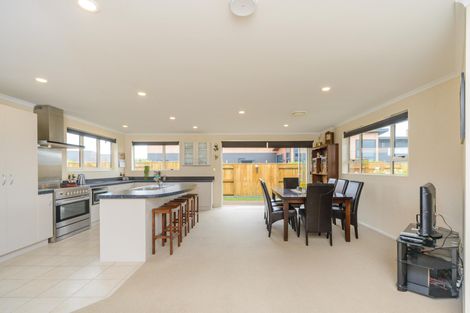 Photo of property in 37 Liberty Grove, Kelvin Grove, Palmerston North, 4414