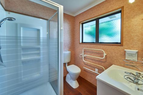 Photo of property in 8a Palm Avenue, Hokowhitu, Palmerston North, 4410