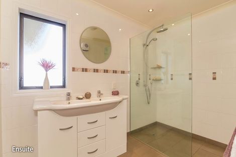 Photo of property in 49 Arahiwi Grove, Tirohanga, Lower Hutt, 5010