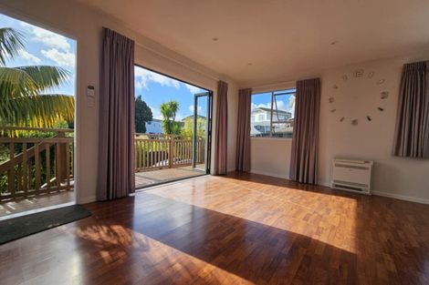 Photo of property in 2/25 Moire Road, Massey, Auckland, 0614