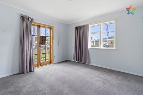 Photo of property in 2 Homedale Road, Wainuiomata, Lower Hutt, 5014
