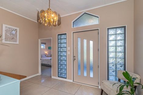 Photo of property in 17 Avon Street, Levin, 5510