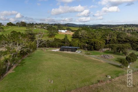 Photo of property in 22 Houkura Place, Taupaki, Henderson, 0782